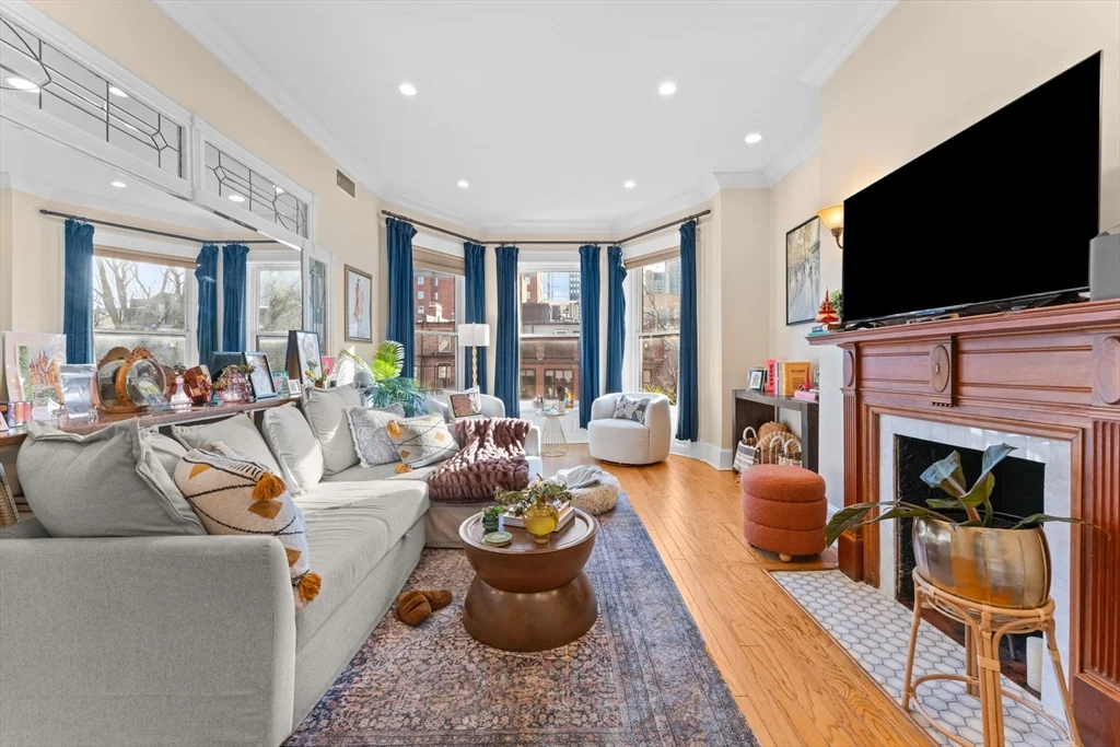 1 bed, 1 bath apartment for rent at 280 Commonwealth Ave Unit 304, Back Bay — photo 4 of 27