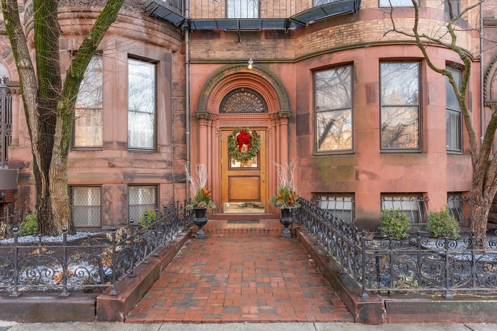1 bed, 1 bath apartment for rent at 280 Commonwealth Ave Unit 304, Back Bay — photo 2 of 27