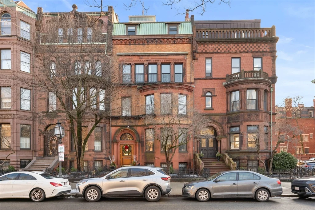 1 bed, 1 bath apartment for rent at 280 Commonwealth Ave Unit 304, Back Bay