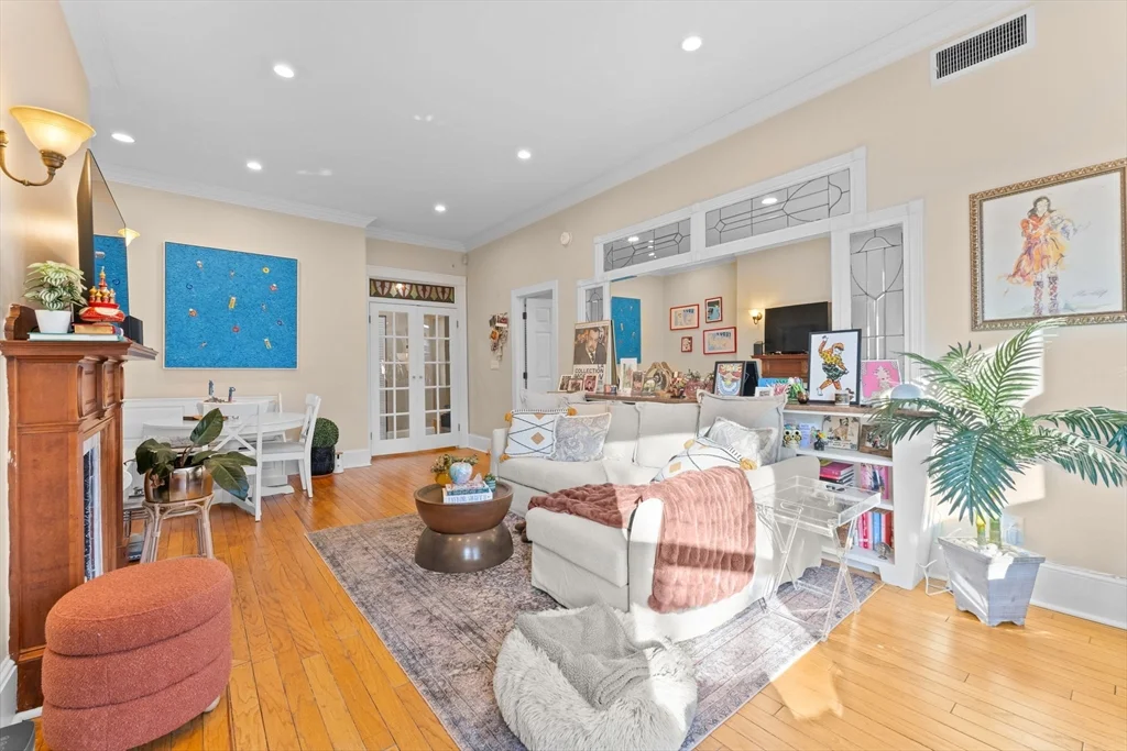1 bed, 1 bath apartment for rent at 280 Commonwealth Ave Unit 304, Back Bay — photo 5 of 27