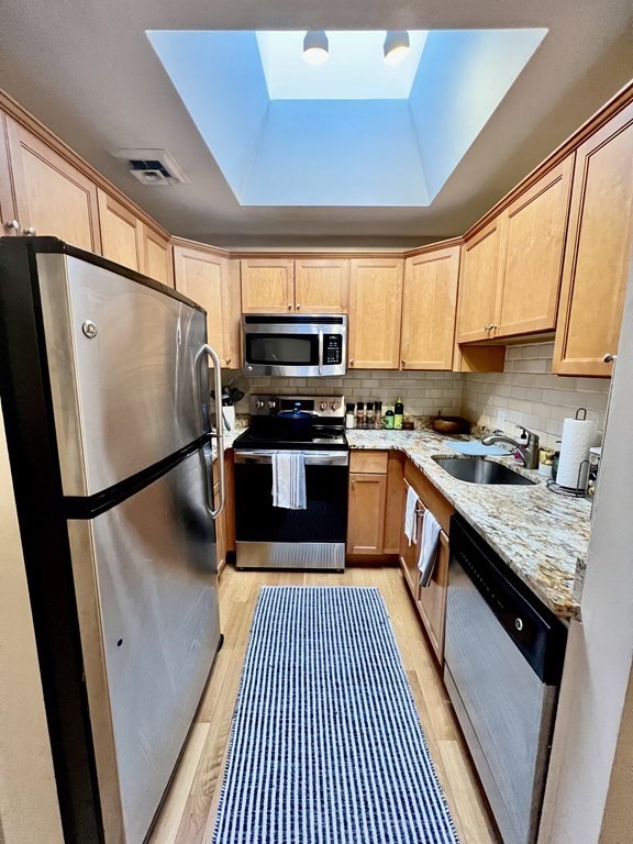 1 bed, 1 bath apartment for rent at 280 Commonwealth Ave Unit 402, Back Bay — photo 3 of 13
