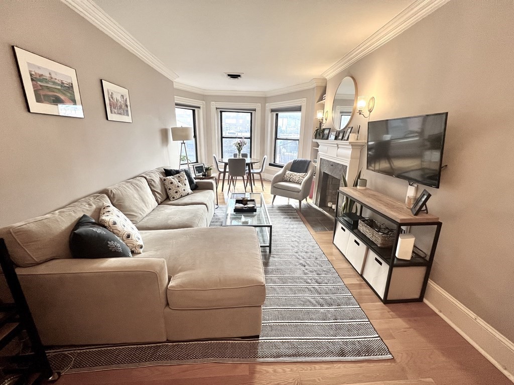 1 bed, 1 bath apartment for rent at 280 Commonwealth Ave Unit 402, Back Bay
