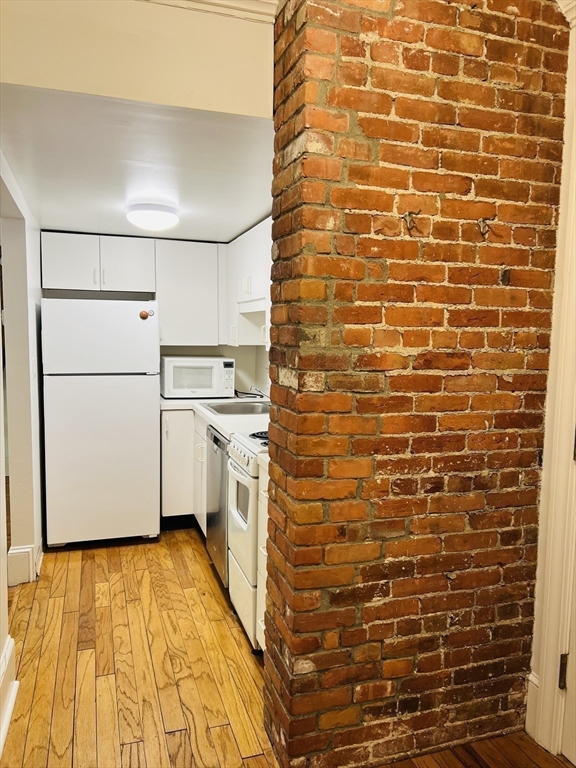 1 bed, 1 bath apartment for rent at 280 Commonwealth Unit 101, Back Bay — photo 3 of 15