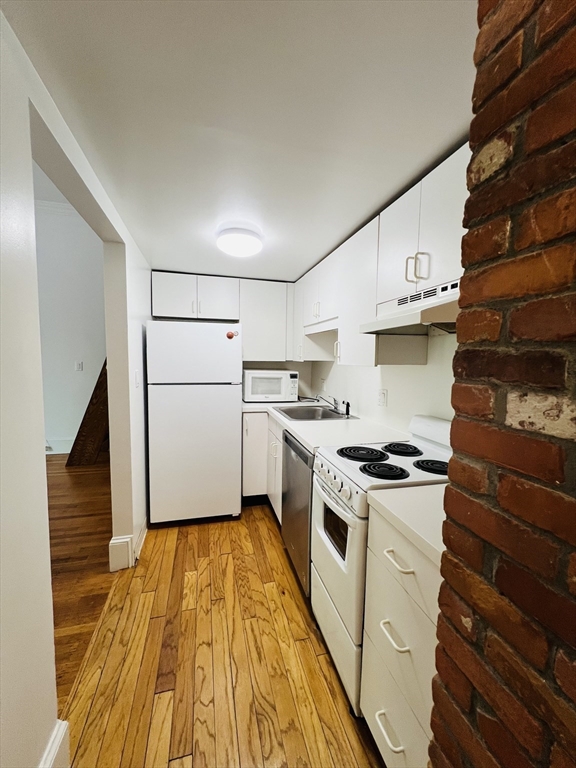 1 bed, 1 bath apartment for rent at 280 Commonwealth Unit 101, Back Bay — photo 2 of 15