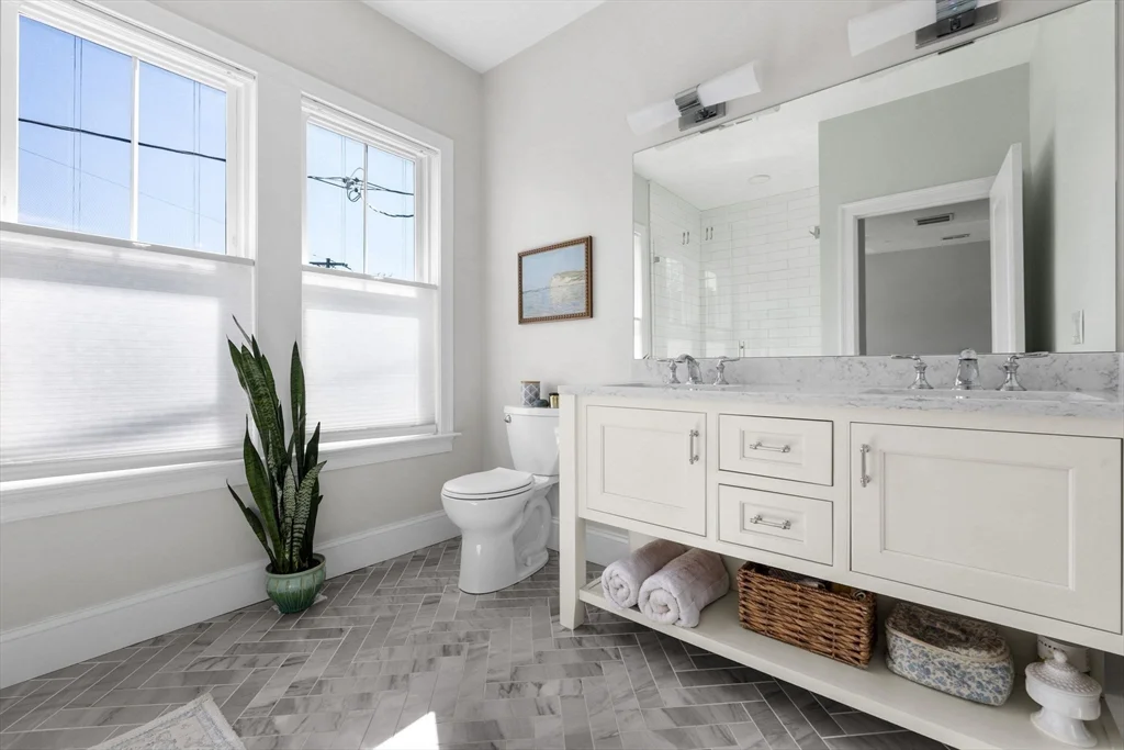2 bed, 2 bath apartment for rent at 280 E Eagle Unit 3, East Boston — photo 12 of 21