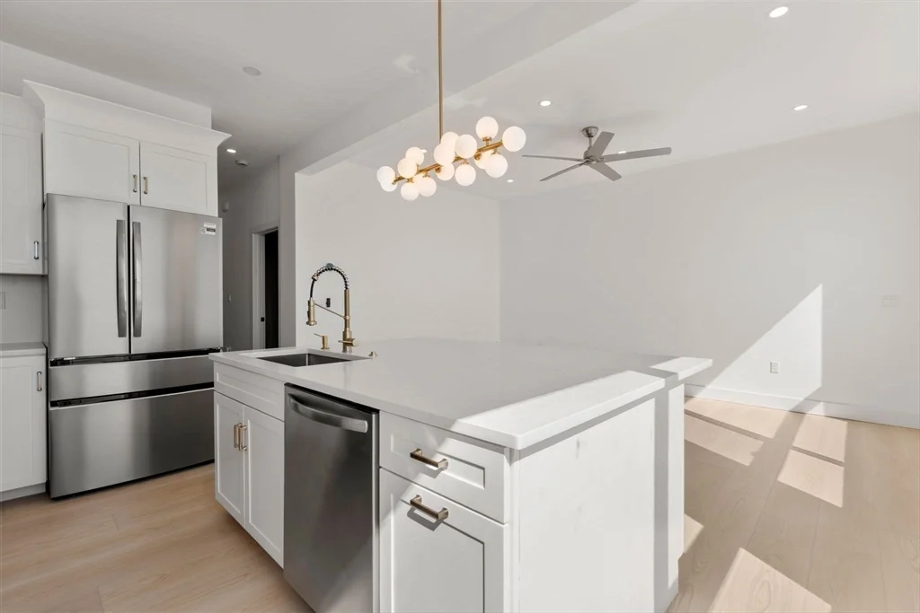 3 bed, 2 bath apartment for rent at 280 Endicott Ave Unit 1, Revere — photo 4 of 18