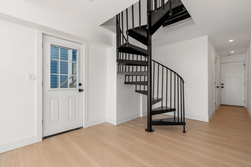 3 bed, 2 bath apartment for rent at 280 Endicott Ave Unit 1, Revere — photo 7 of 18