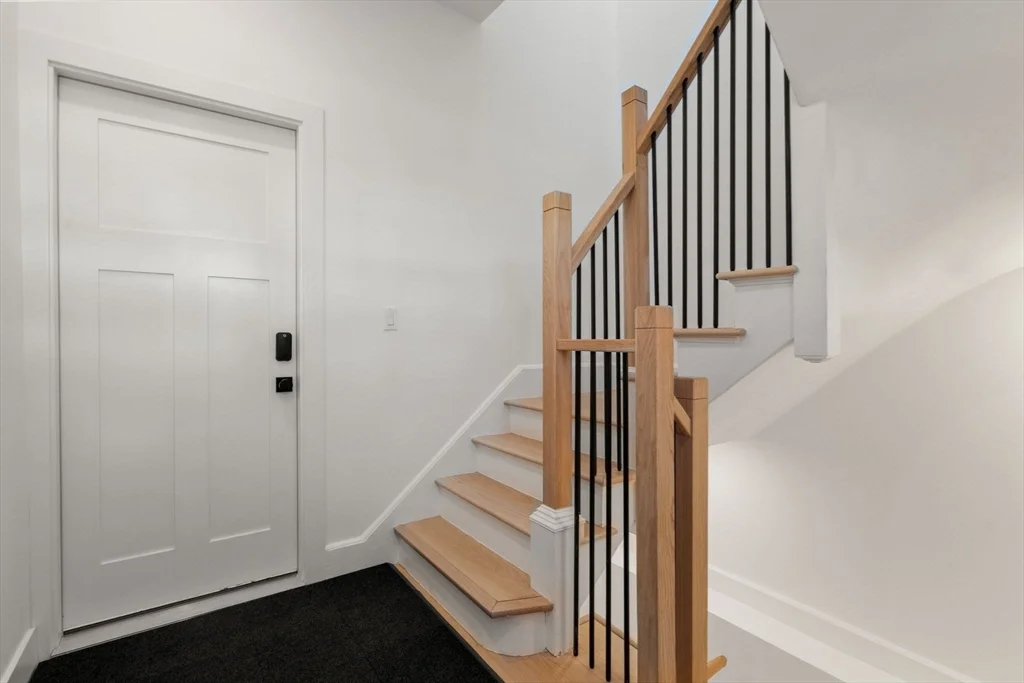 3 bed, 2 bath apartment for rent at 280 Endicott Ave Unit 1, Revere — photo 11 of 18