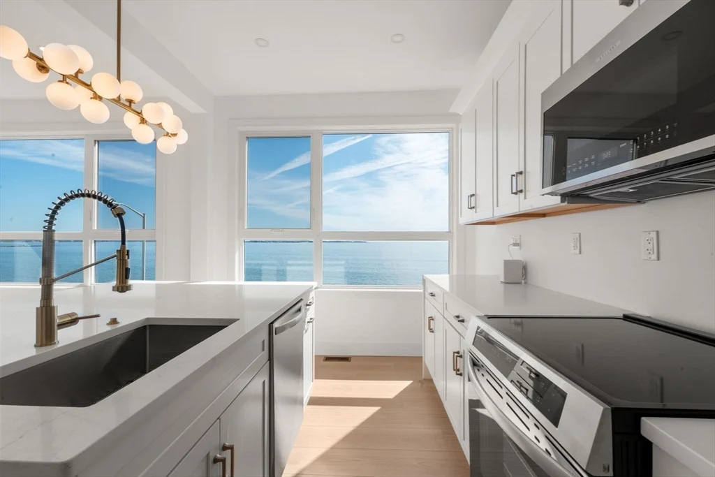 3 bed, 2 bath apartment for rent at 280 Endicott Ave Unit 1, Revere — photo 3 of 18