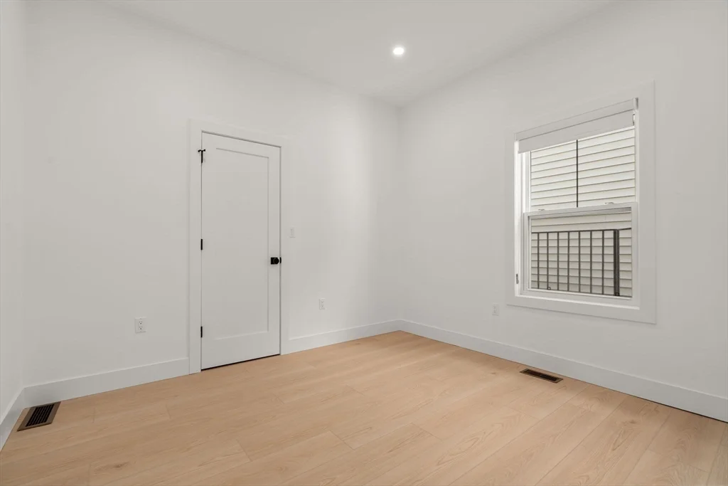 3 bed, 2 bath apartment for rent at 280 Endicott Ave Unit 1, Revere — photo 10 of 18
