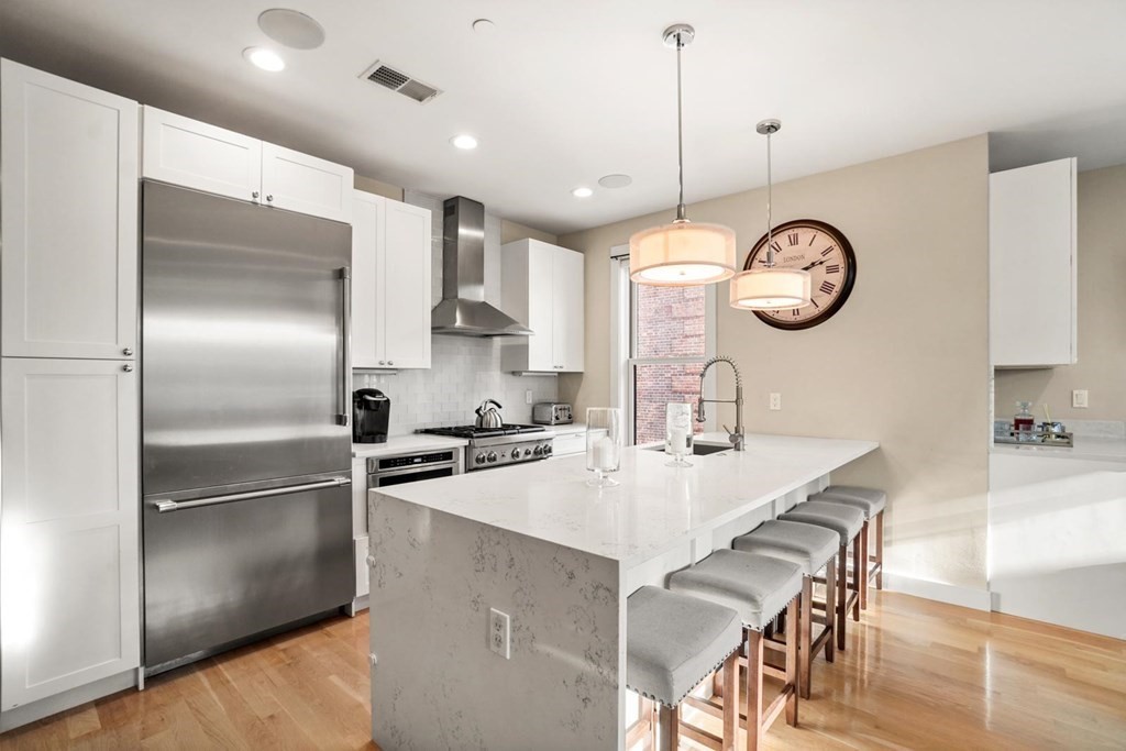 3 bed, 2 bath apartment for rent at 280 Gold St Unit 5, South Boston — photo 1 of 28