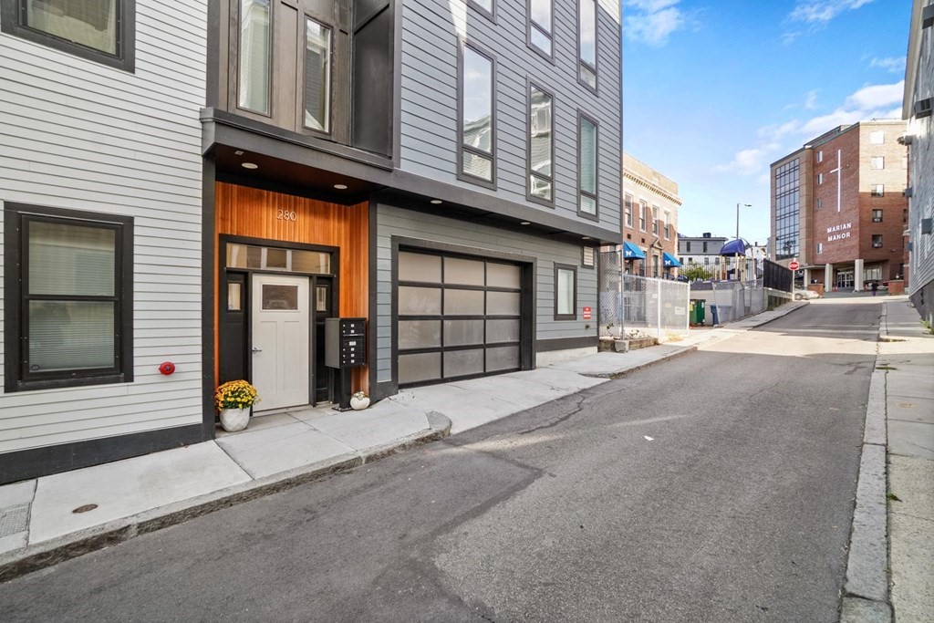 3 bed, 2 bath apartment for rent at 280 Gold St Unit 5, South Boston — photo 27 of 28