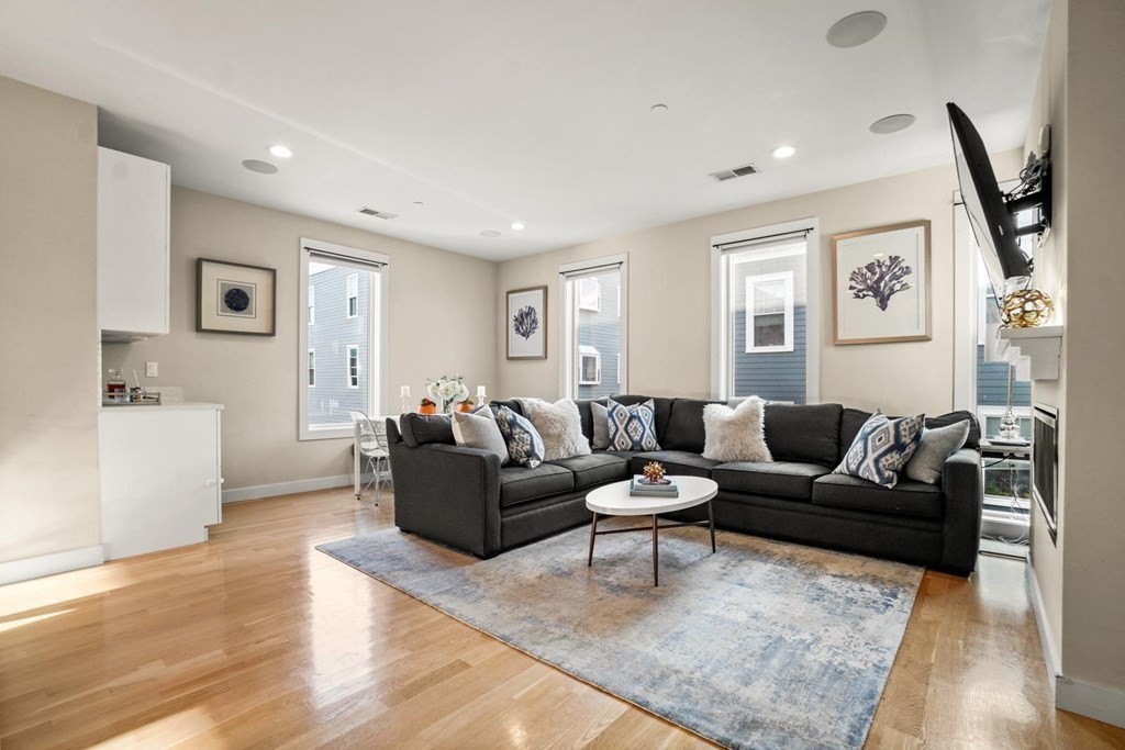 3 bed, 2 bath apartment for rent at 280 Gold St Unit 5, South Boston — photo 3 of 28