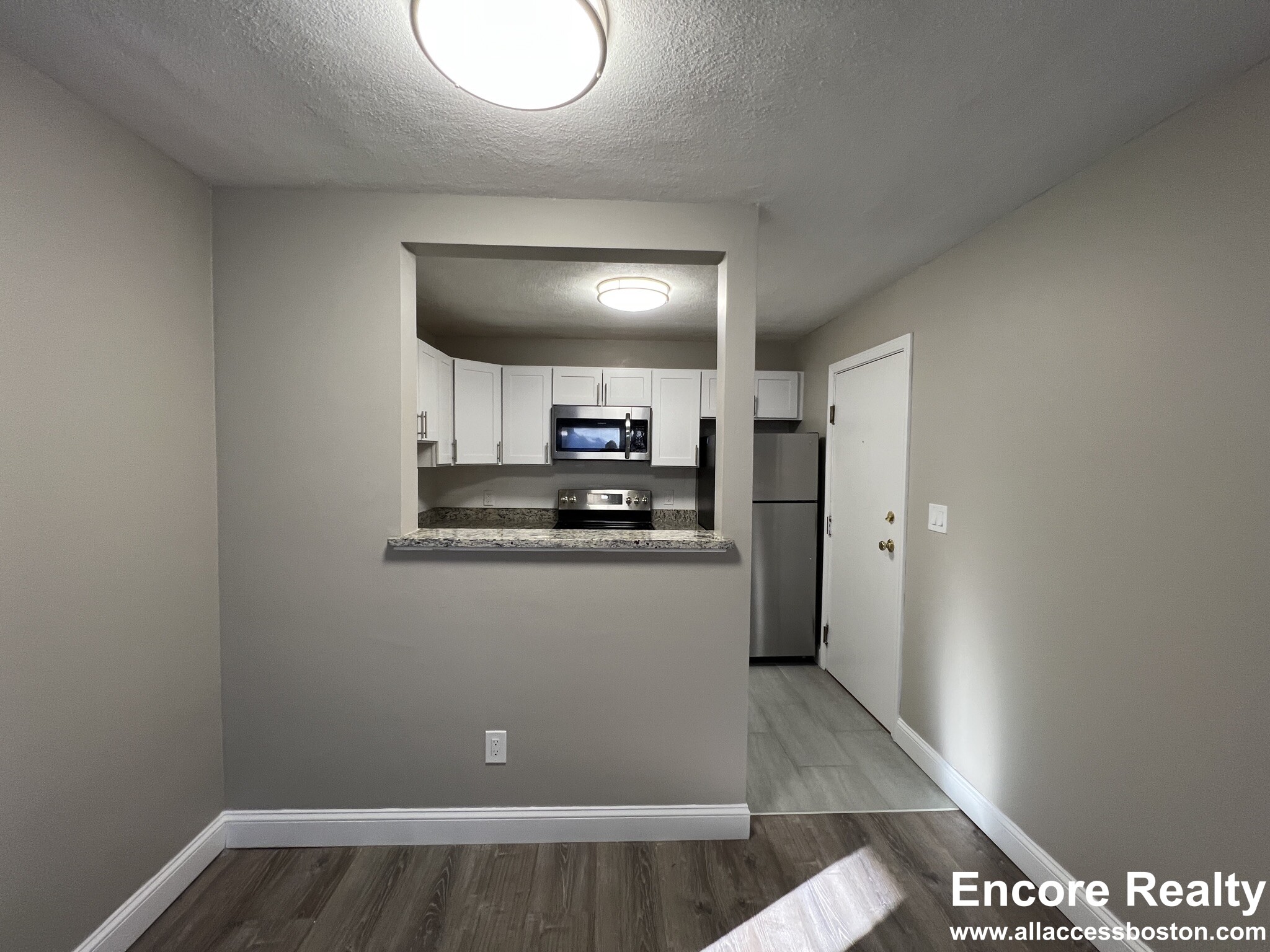 2 bed, 1 bath apartment for rent at 280 Grove St Unit 1, Auburndale — photo 6 of 12
