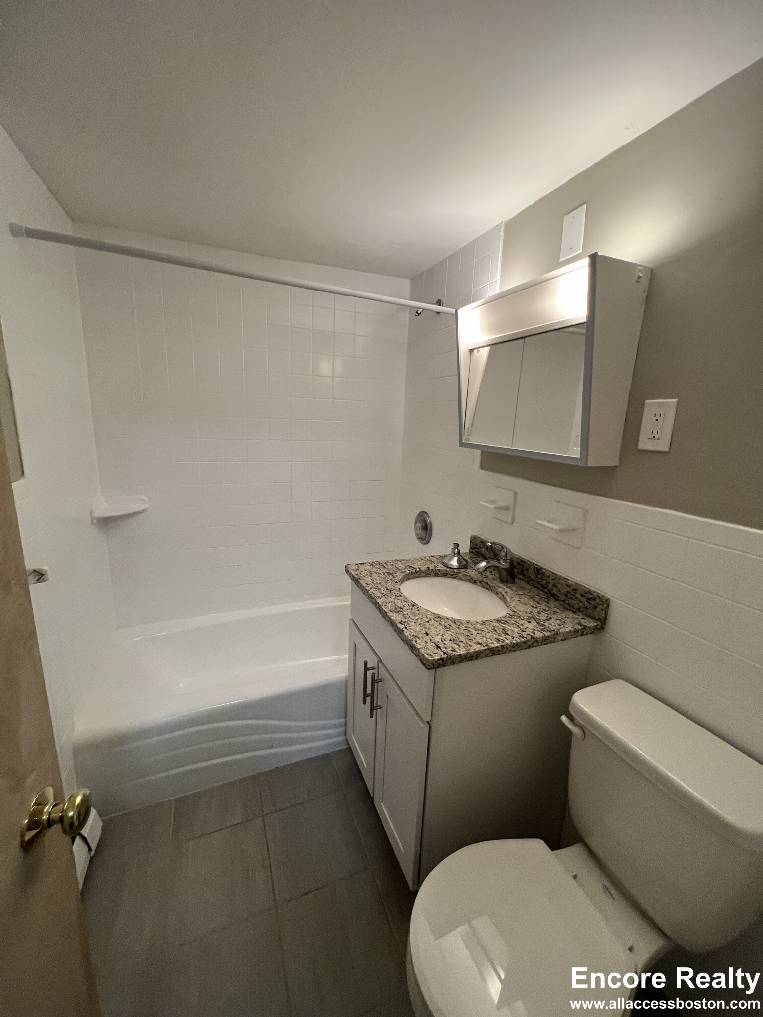 2 bed, 1 bath apartment for rent at 280 Grove St Unit 1, Auburndale — photo 10 of 12