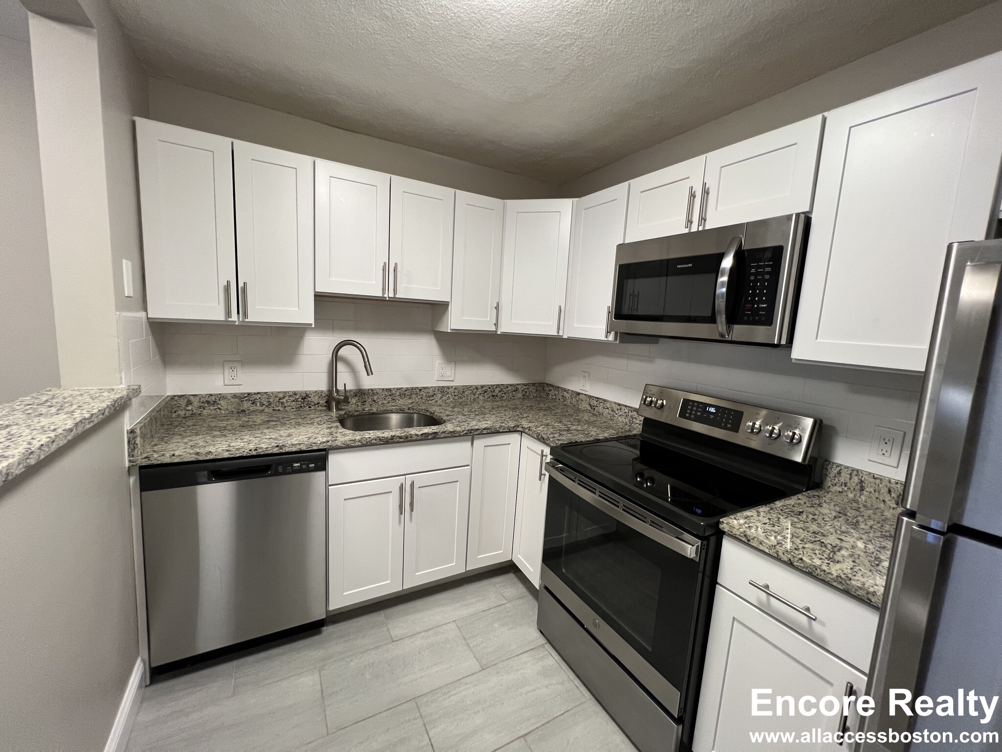 2 bed, 1 bath apartment for rent at 280 Grove St Unit 1, Auburndale — photo 2 of 12