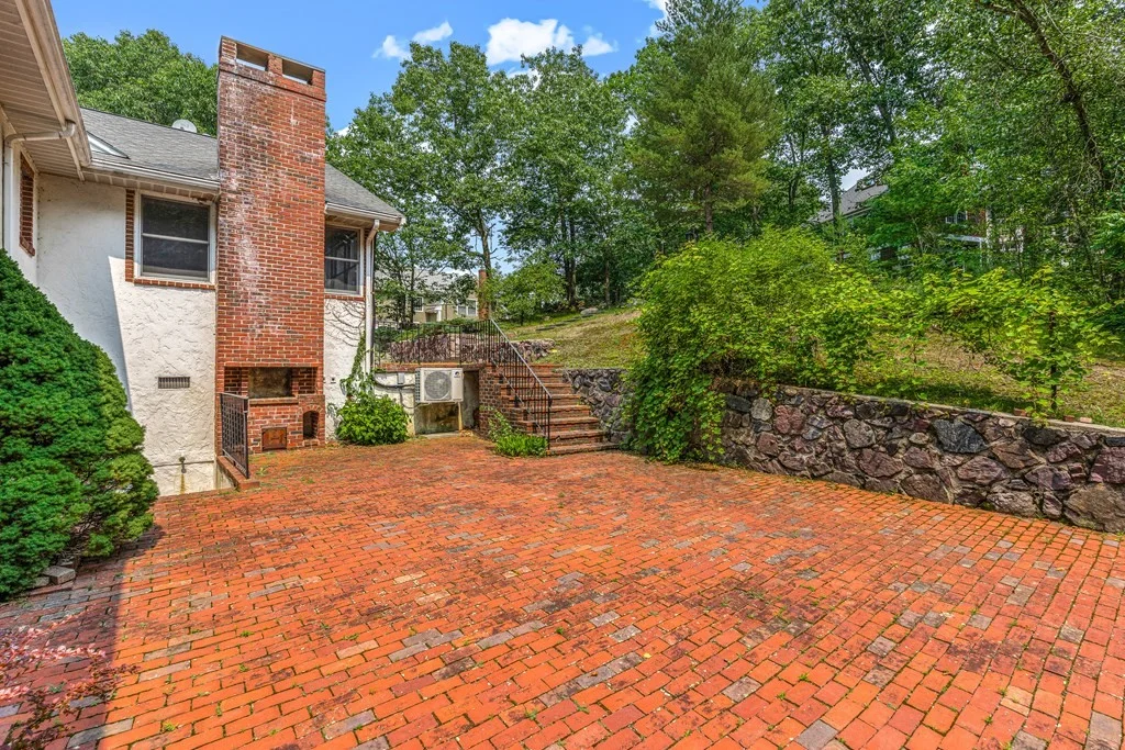 6 bed, 4+ bath apartment for rent at 280 High St Unit 280, Winchester — photo 40 of 42