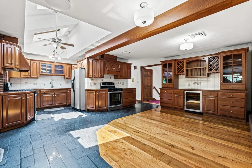 6 bed, 4+ bath apartment for rent at 280 High St Unit 280, Winchester — photo 13 of 42