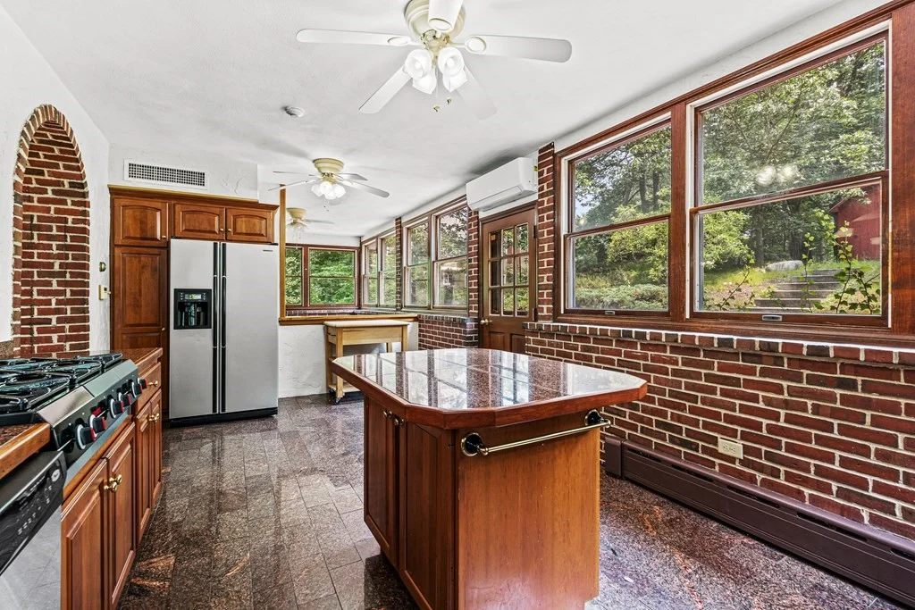 6 bed, 4+ bath apartment for rent at 280 High St Unit 280, Winchester — photo 12 of 42