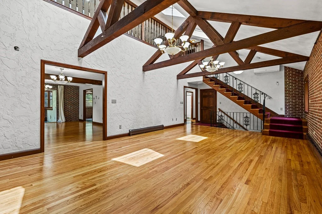 6 bed, 4+ bath apartment for rent at 280 High St Unit 280, Winchester — photo 3 of 42