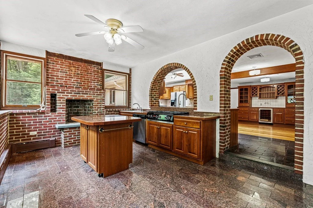 6 bed, 4+ bath apartment for rent at 280 High St Unit 280, Winchester — photo 10 of 42
