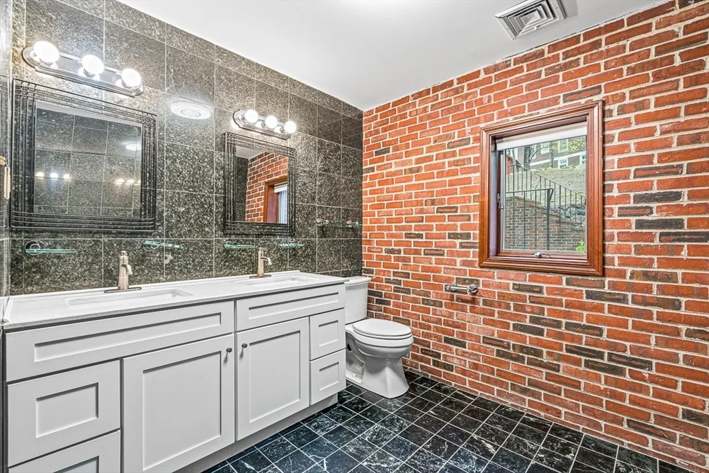 6 bed, 4+ bath apartment for rent at 280 High St, Winchester — photo 28 of 39