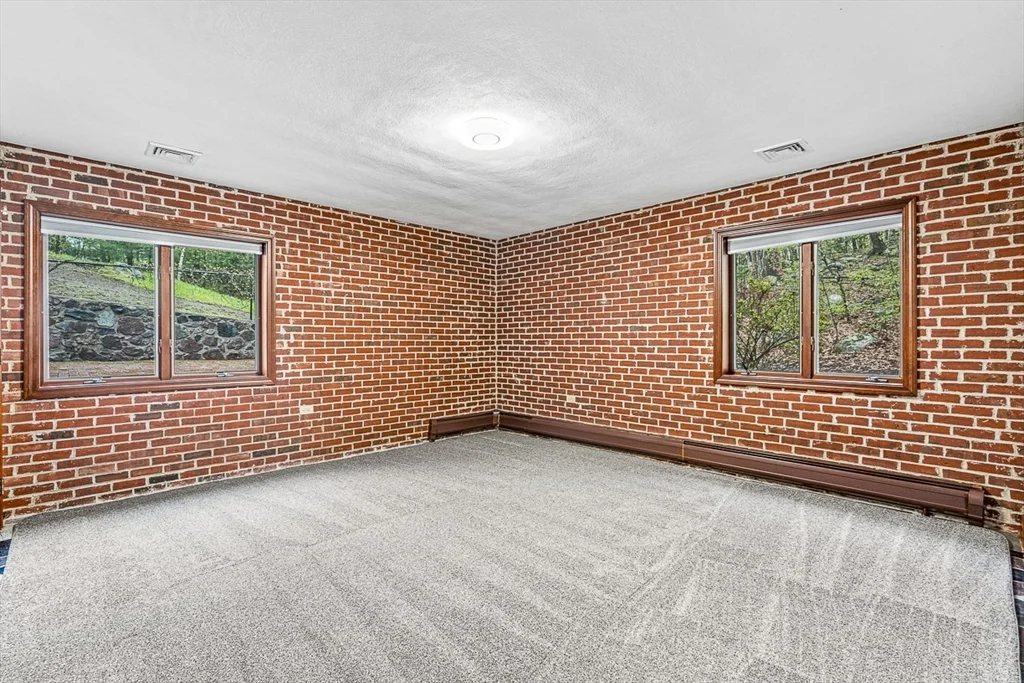 6 bed, 4+ bath apartment for rent at 280 High St, Winchester — photo 23 of 39