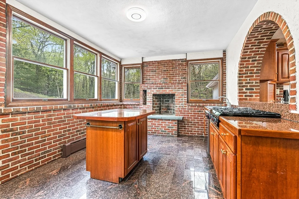 6 bed, 4+ bath apartment for rent at 280 High St, Winchester — photo 9 of 39