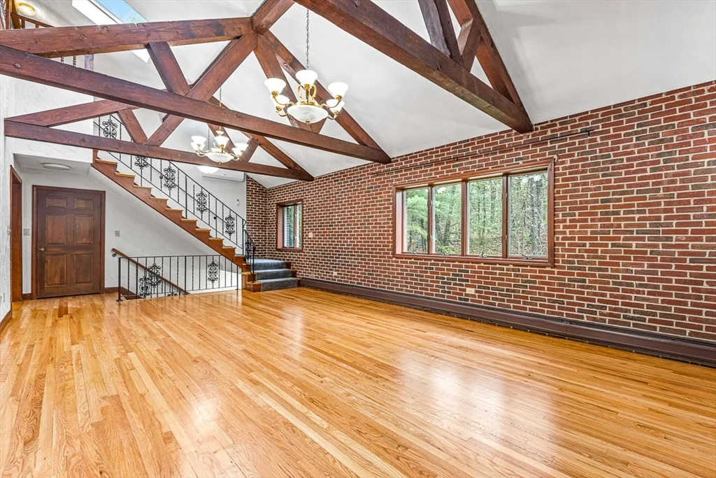 6 bed, 4+ bath apartment for rent at 280 High St, Winchester — photo 5 of 39
