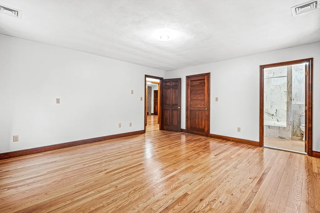 6 bed, 4+ bath apartment for rent at 280 High St, Winchester — photo 16 of 39