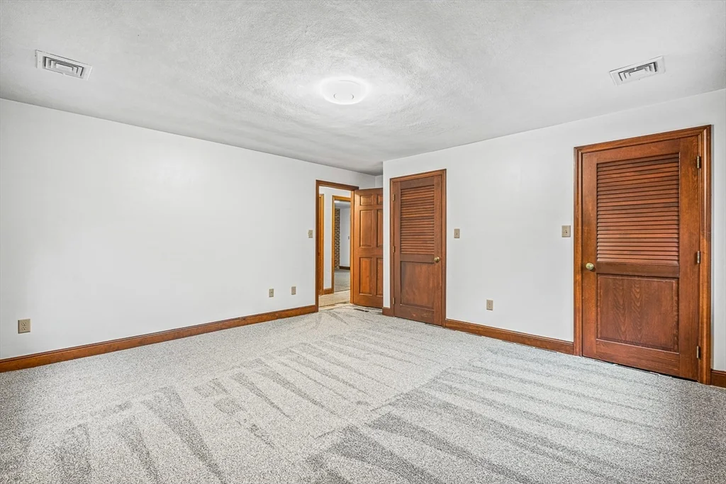 6 bed, 4+ bath apartment for rent at 280 High St, Winchester — photo 24 of 39