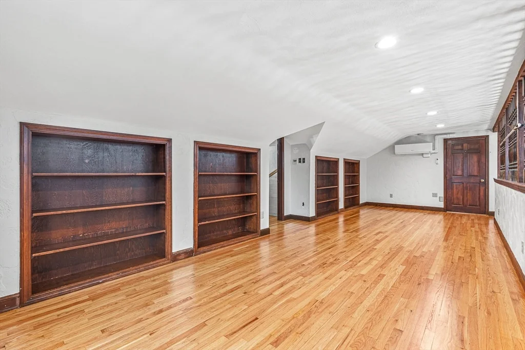 6 bed, 4+ bath apartment for rent at 280 High St, Winchester — photo 19 of 39