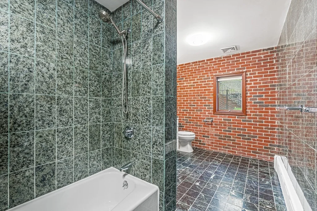 6 bed, 4+ bath apartment for rent at 280 High St, Winchester — photo 27 of 39