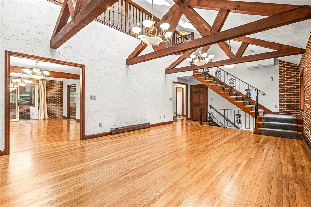 6 bed, 4+ bath apartment for rent at 280 High St, Winchester — photo 6 of 39