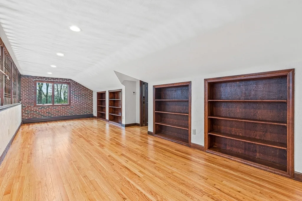 6 bed, 4+ bath apartment for rent at 280 High St, Winchester — photo 17 of 39