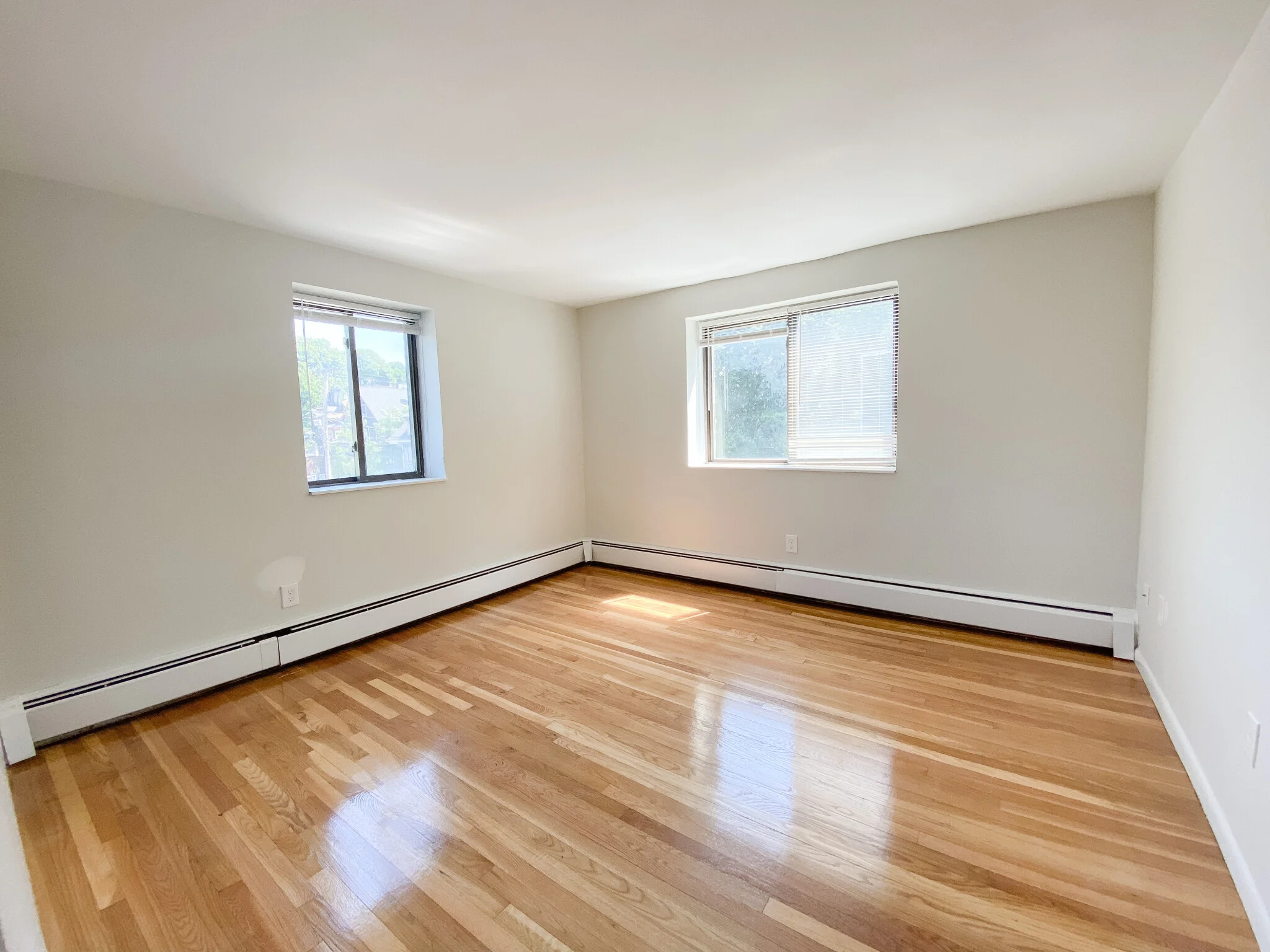 2 bed, 1 bath apartment for rent at 280 Hyde Park Ave Unit 1, Jamaica Plain — photo 2 of 6