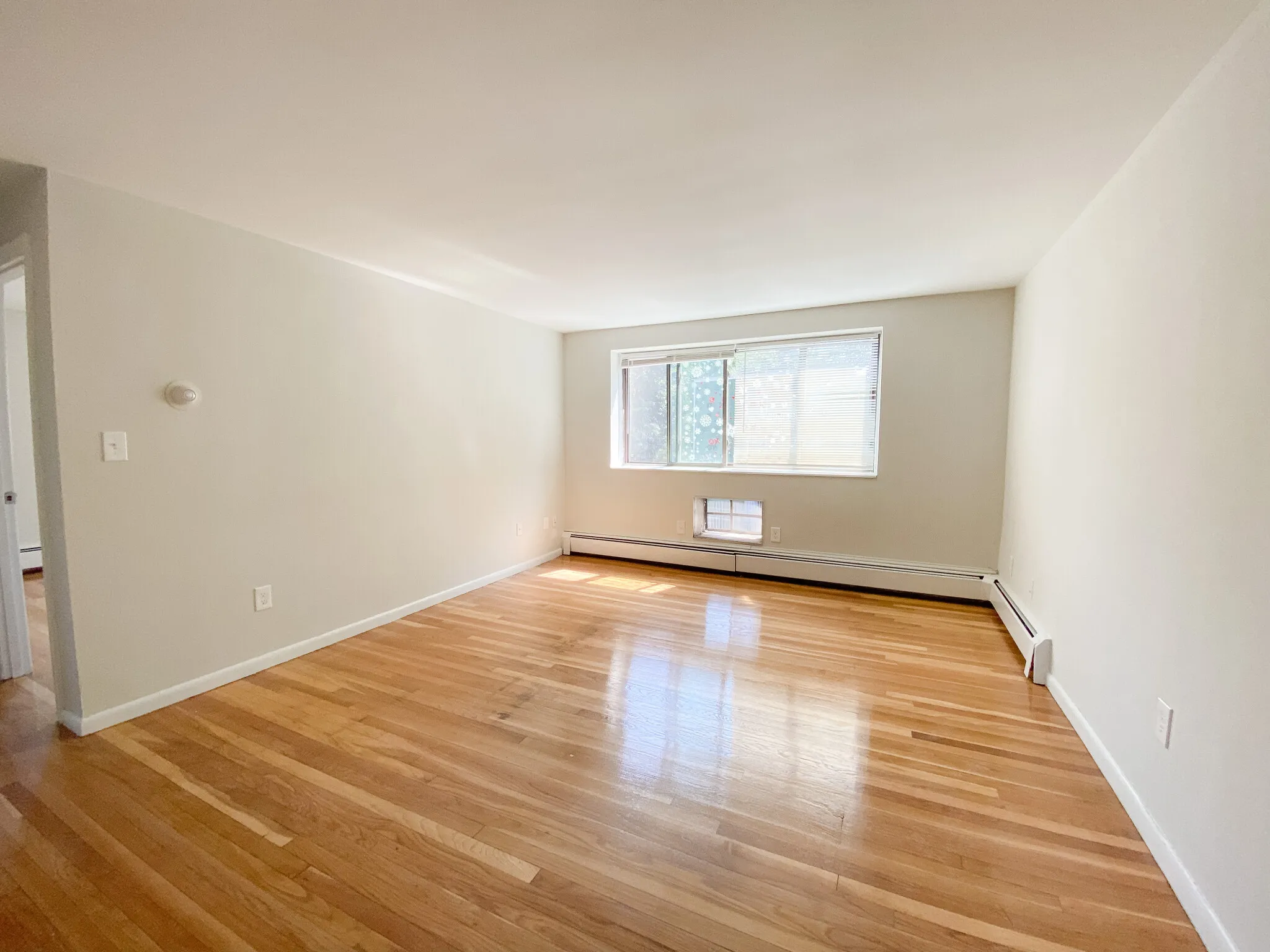2 bed, 1 bath apartment for rent at 280 Hyde Park Ave Unit 1, Jamaica Plain