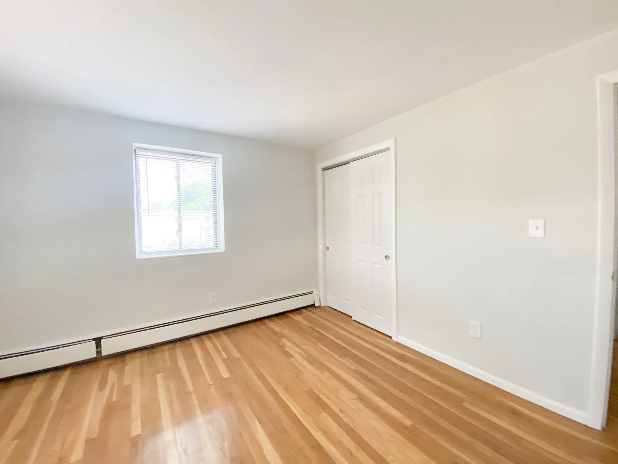 2 bed, 1 bath apartment for rent at 280 Hyde Park Ave Unit 1, Jamaica Plain — photo 4 of 6