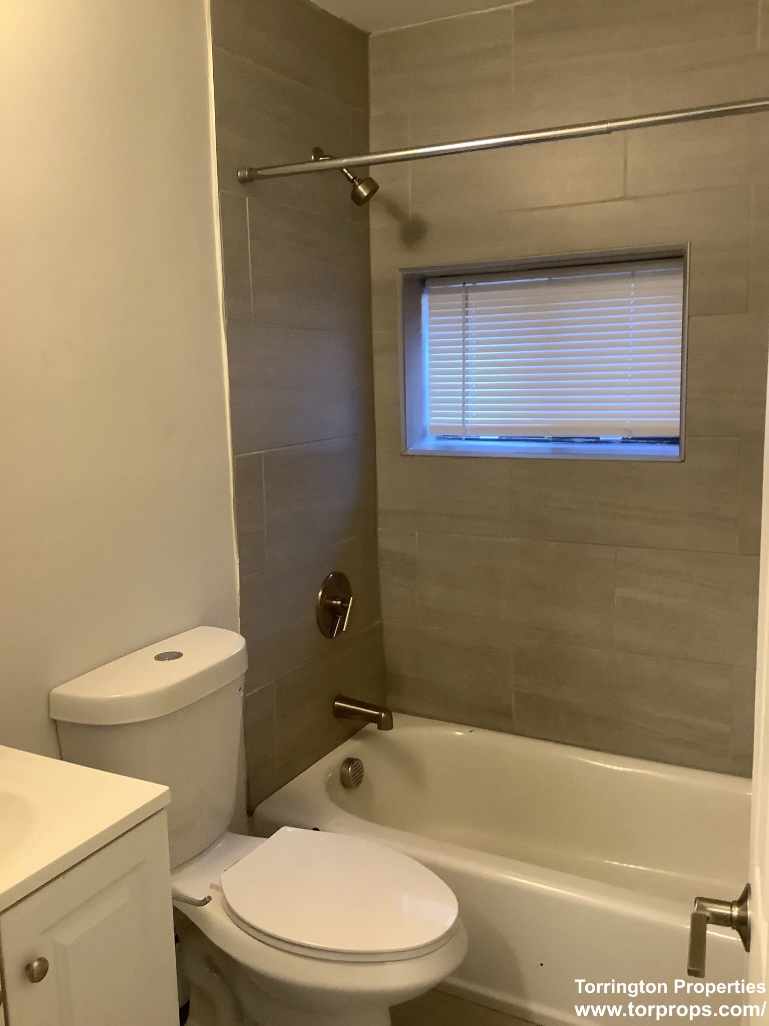 1 bed, 1 bath apartment for rent at 280 Hyde Park Ave Unit 3, Jamaica Plain — photo 6 of 7