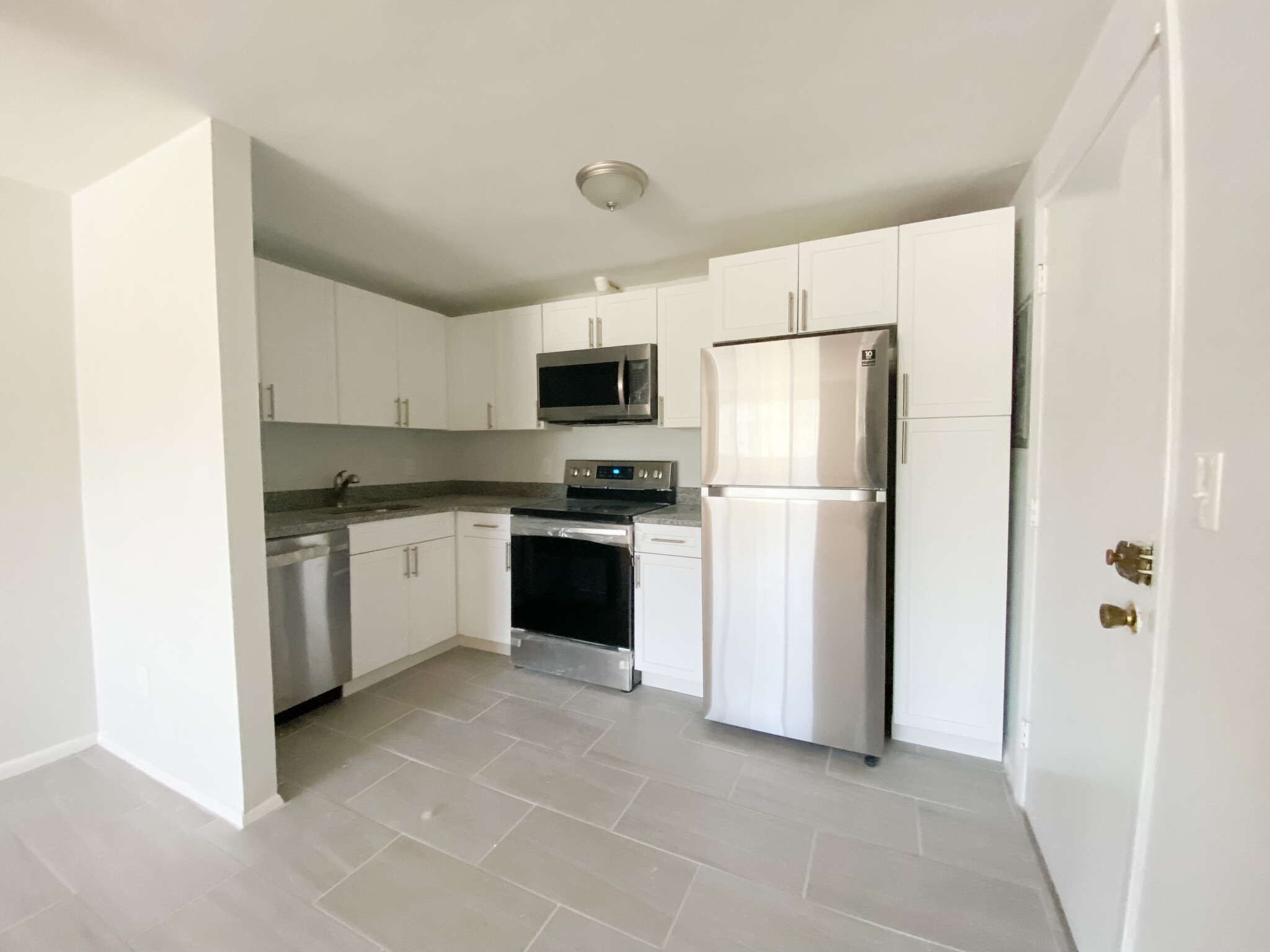 2 bed, 1 bath apartment for rent at 280 Hyde Park Ave Unit 9, Jamaica Plain