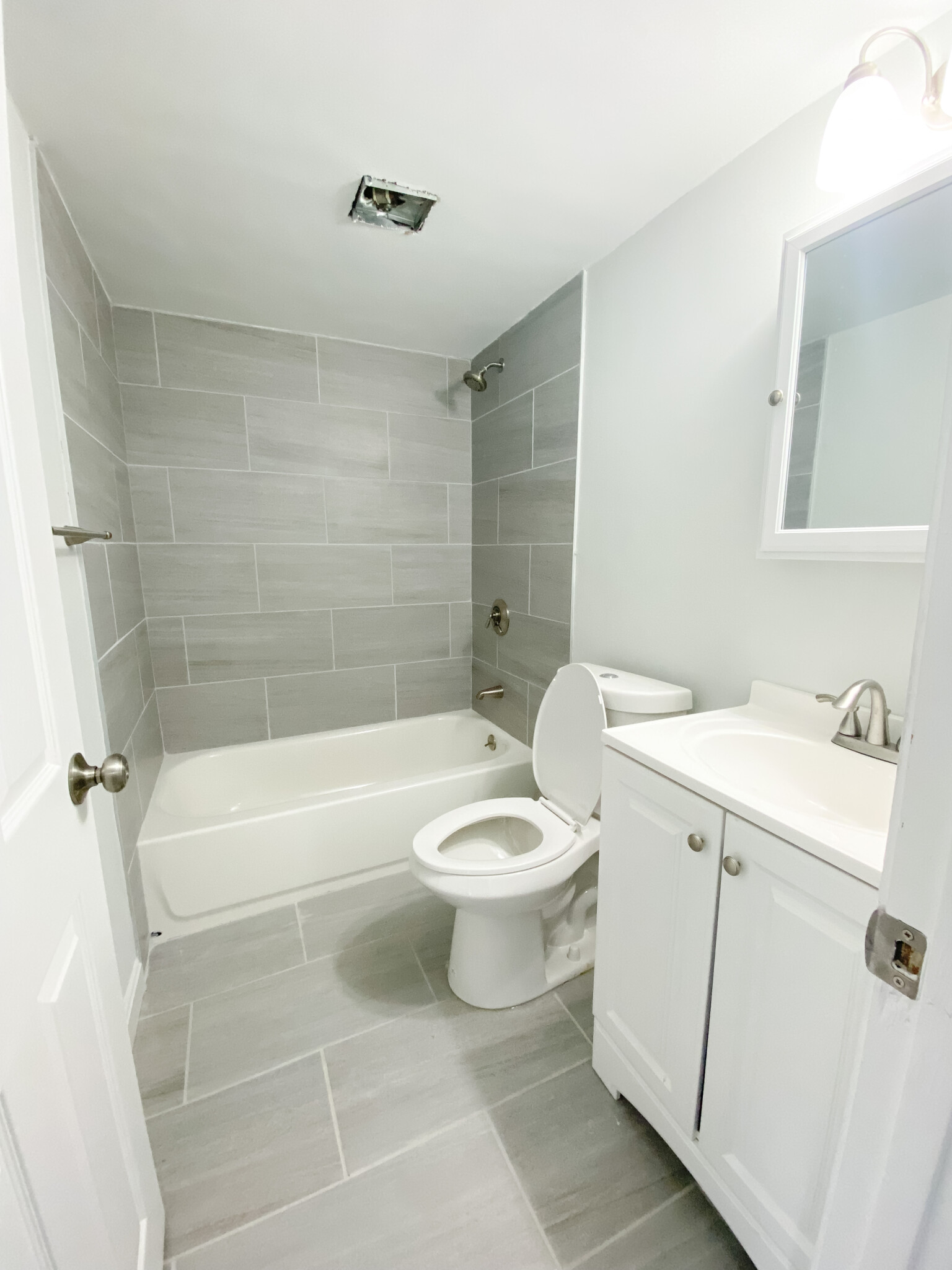 2 bed, 1 bath apartment for rent at 280 Hyde Park Ave Unit 9, Jamaica Plain — photo 5 of 5