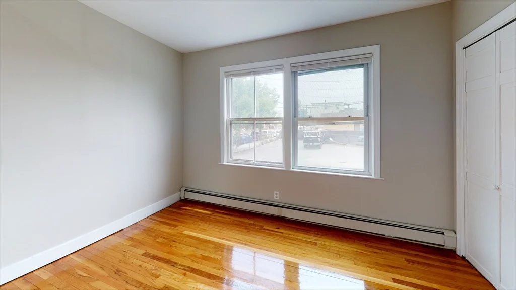 3 bed, 1 bath apartment for rent at 280 Mcgrath Highway Unit 1, Union Square — photo 3 of 8