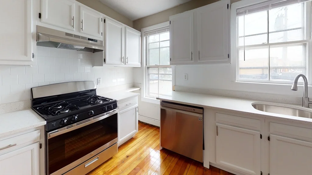 3 bed, 1 bath apartment for rent at 280 Mcgrath Highway Unit 1, Union Square — photo 2 of 8
