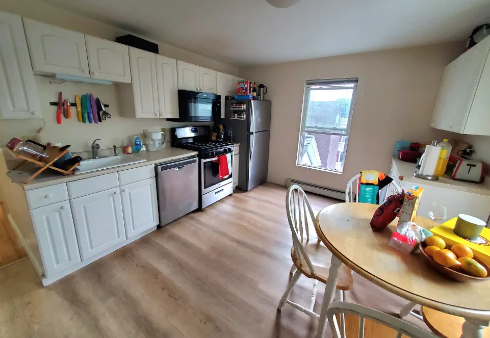 3 bed, 1 bath apartment for rent at 280 Pearl St Unit 3L, Cambridgeport — photo 5 of 15