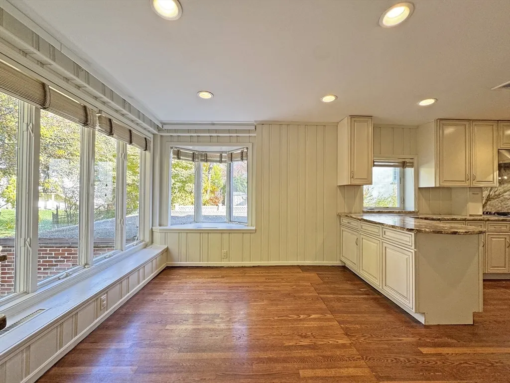 3 bed, 2 bath apartment for rent at 280 Quinobequin Rd, Waban — photo 6 of 31