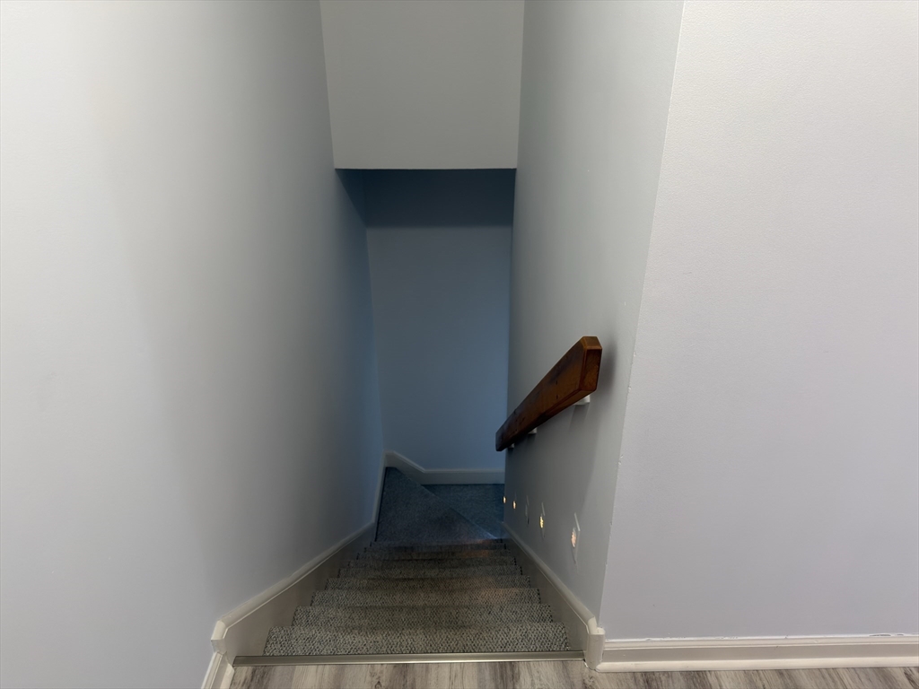 2 bed, 1 bath apartment for rent at 280 Village St Unit J1, Medway — photo 8 of 19