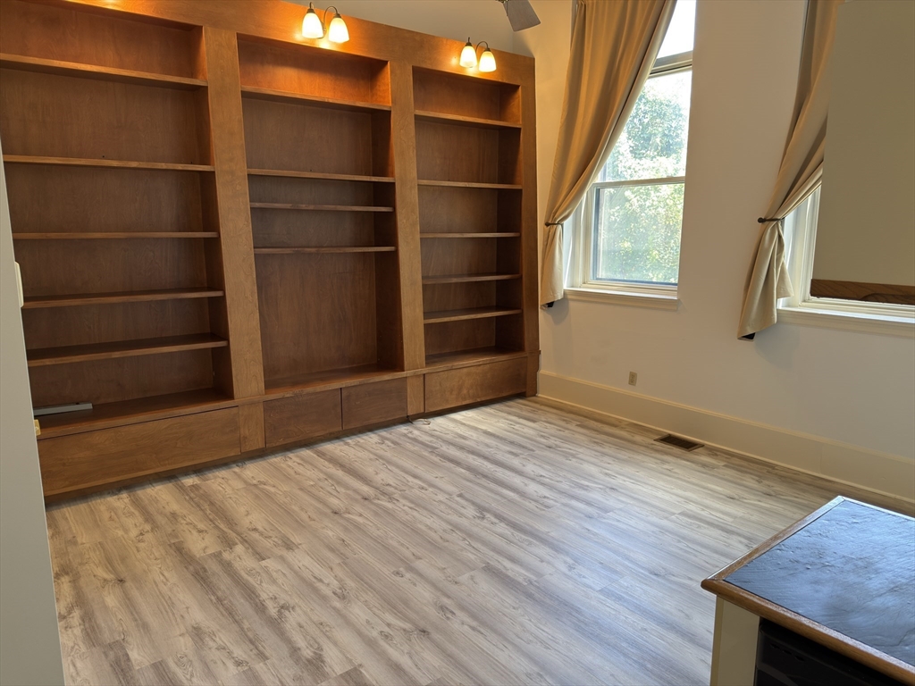 2 bed, 1 bath apartment for rent at 280 Village St Unit J1, Medway — photo 2 of 19