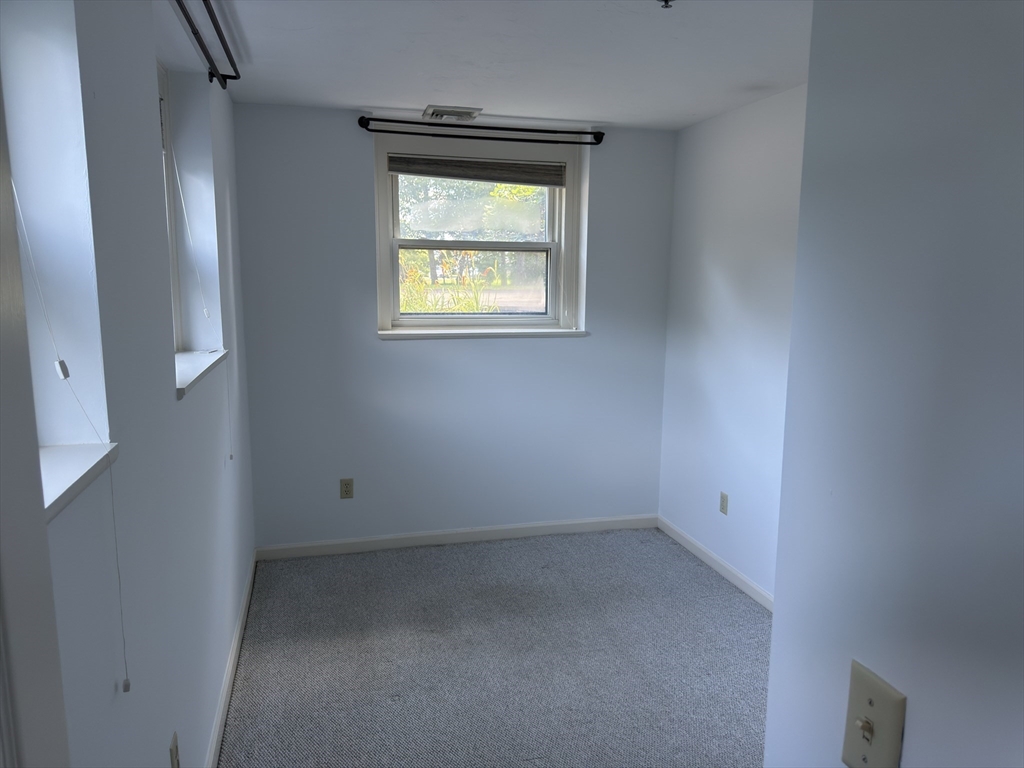 2 bed, 1 bath apartment for rent at 280 Village St Unit J1, Medway — photo 12 of 19