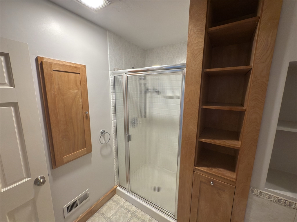 2 bed, 1 bath apartment for rent at 280 Village St Unit J1, Medway — photo 17 of 19