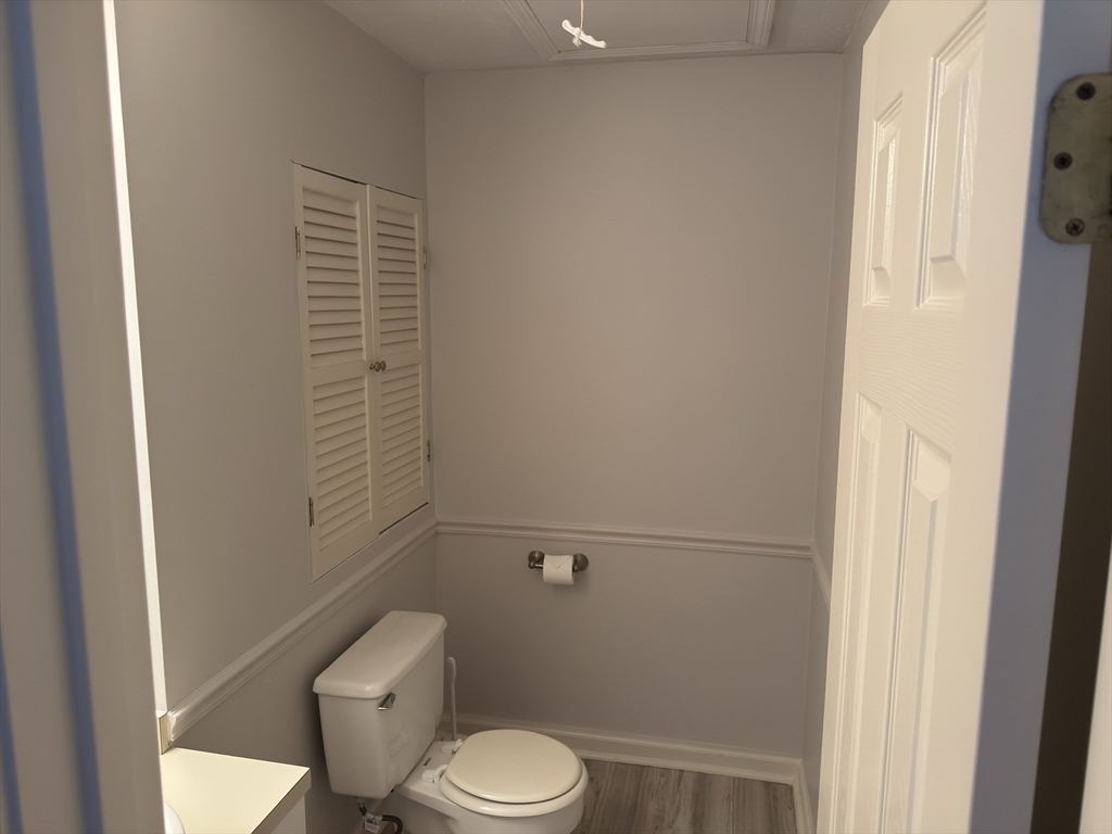 2 bed, 1 bath apartment for rent at 280 Village St Unit J1, Medway — photo 7 of 19